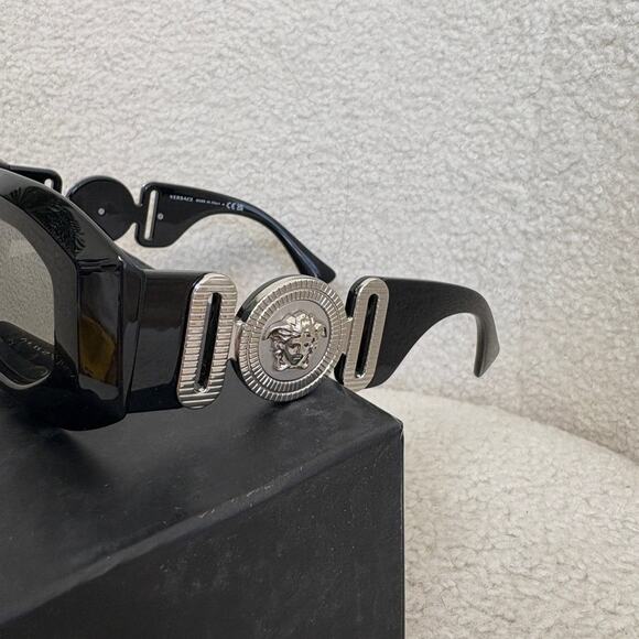 Versace 4425 Black Medusa Sunglasses - Picture 4 of 7